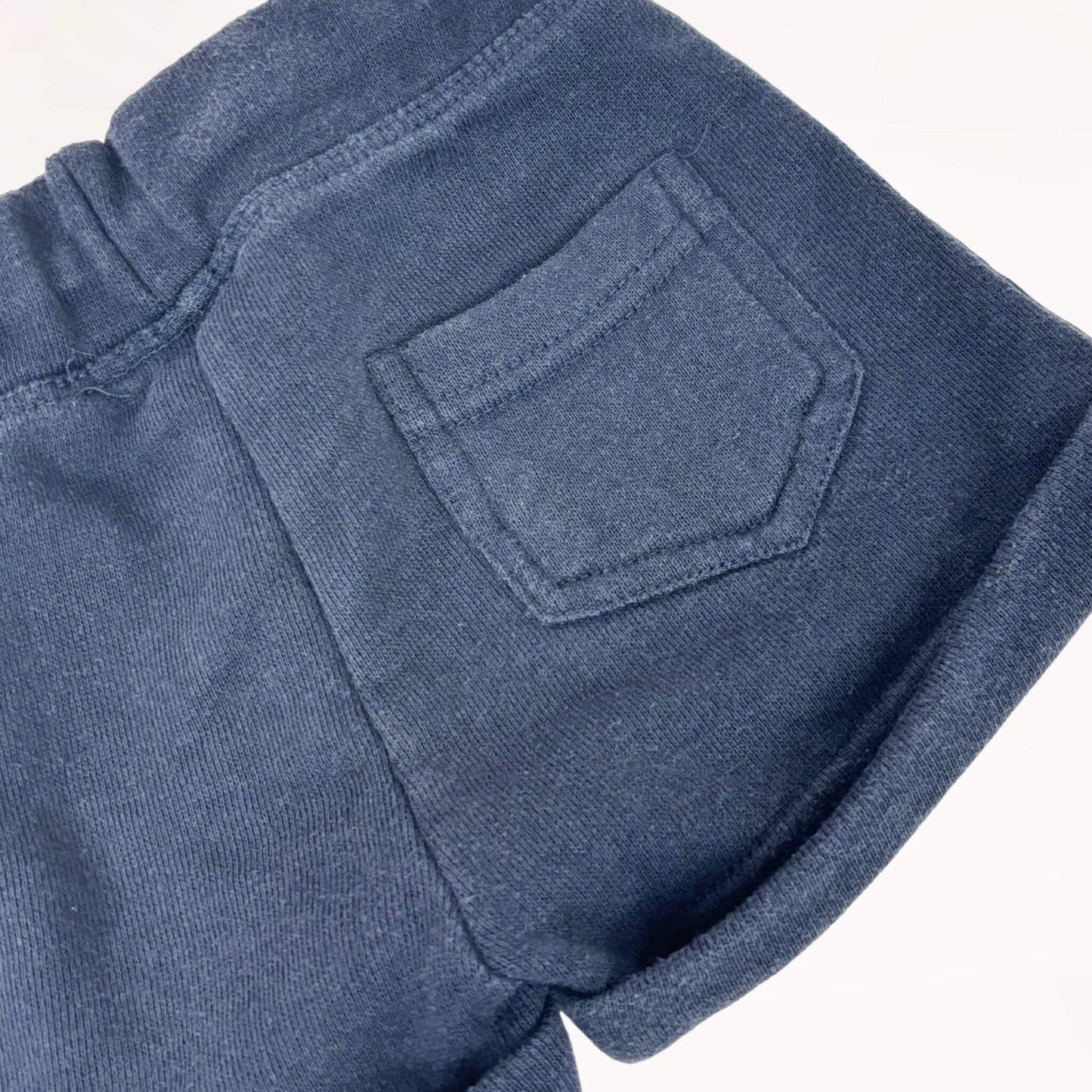 Donkerblauwe sweatshort met koordje⎪98