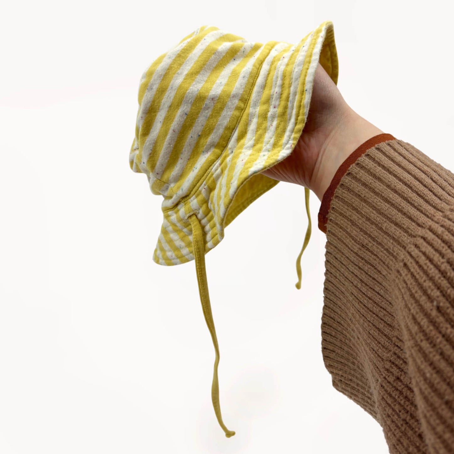 Zonnehoed geel en strepen JBC 0-3 maanden