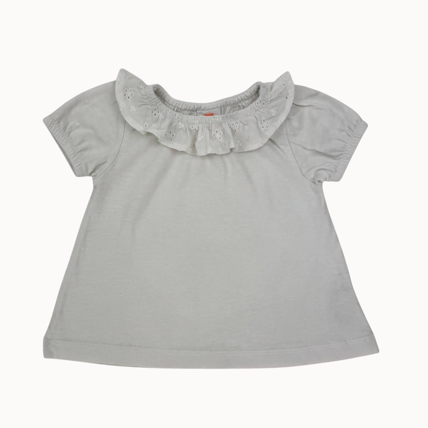 T-shirt wit en kanten kraag Hema 9 maanden