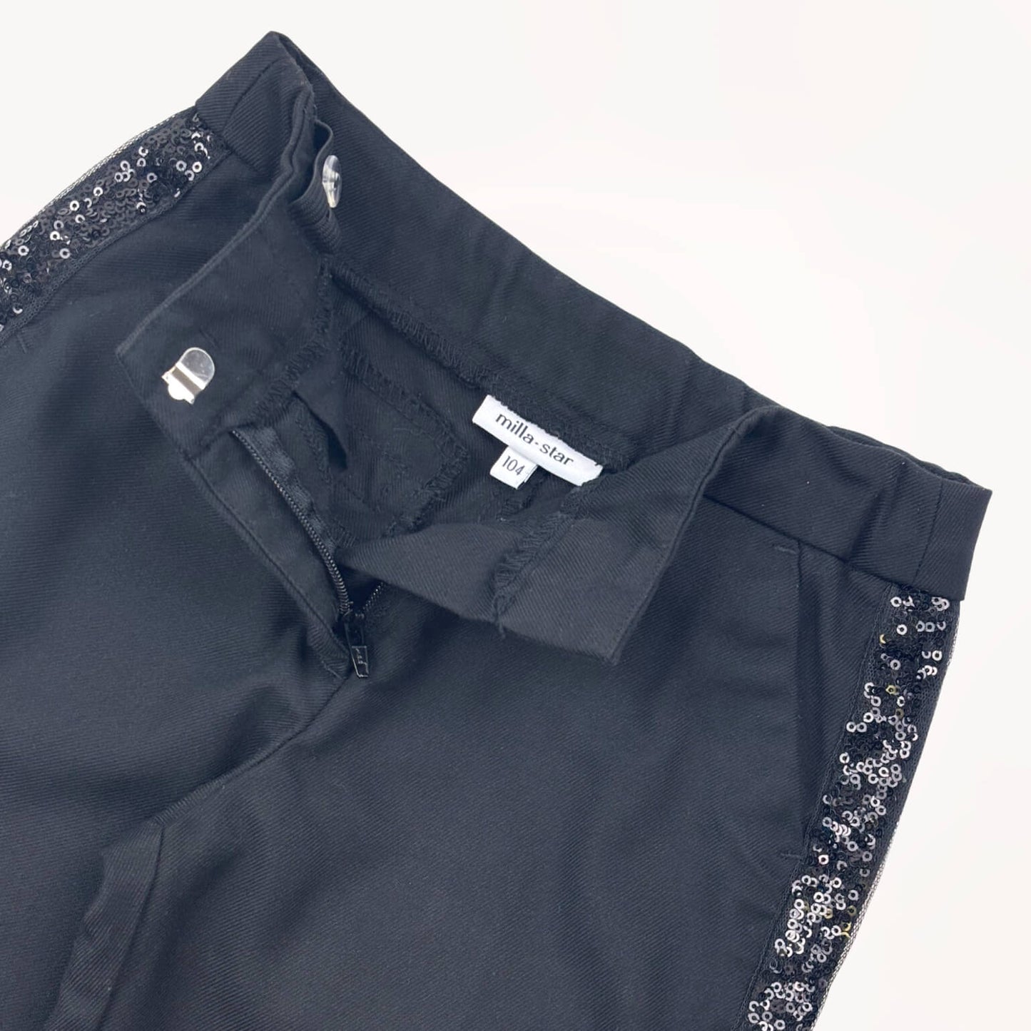 Zwarte 3/4 broek met pailletjes ⎪104