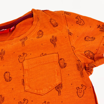 Oranje T-shirt m/ cactussenmotief, rode biezen⎪104